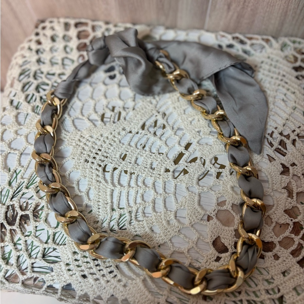 Chic Gold and Gray Curb Chain Collar Ribbon Necklace Scarf